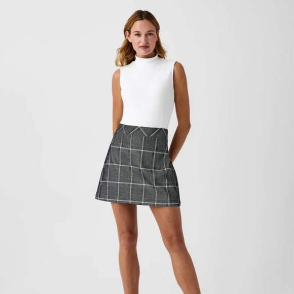 Spanx The Perfect A-line Mini Skirt, 17" in Classic Plaid Jacquard - Picture 8 of 8